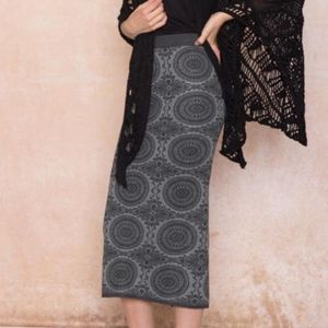 Monoreno Pencil/Sweater Skirt NWT